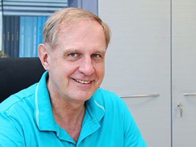 Portraitbild Prof. asoc. Dr. med. Bernd Kleine-Gunk
