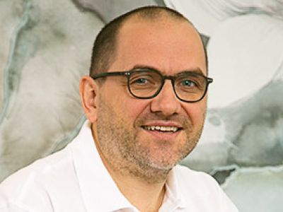 Portraitbild Dr. med. Hans Strasser